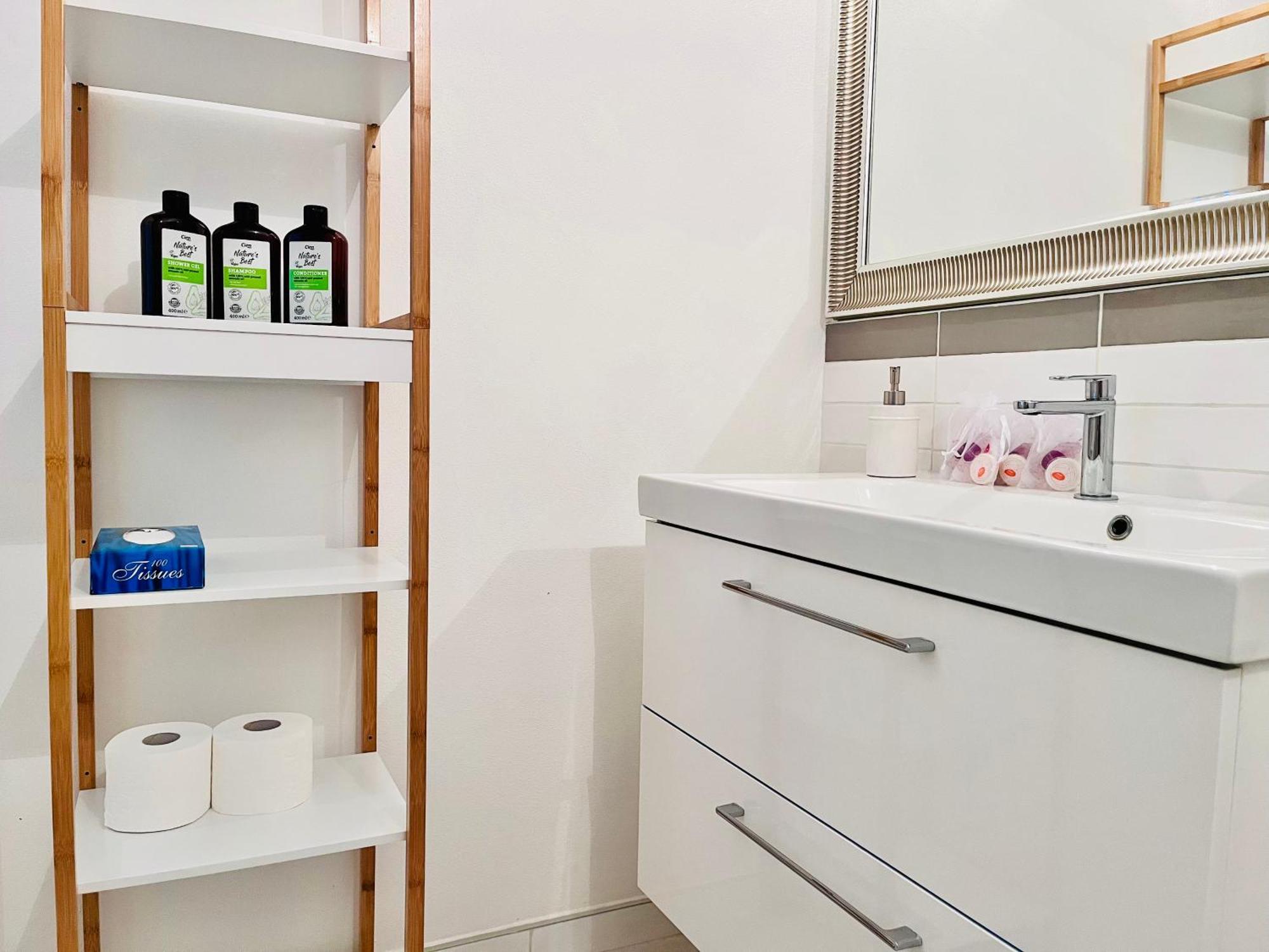 מילאנו Riverside Loft Navigli - Spacious Two-Bedroom Apartment מראה חיצוני תמונה
